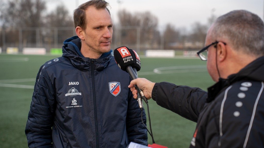 Twee voetbalclubs moeten op zoek naar nieuwe trainer