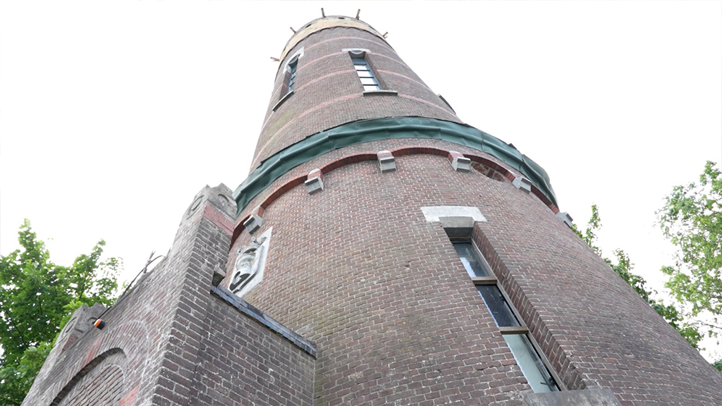Boskoopse watertoren verkocht, plannen voor renovatie en woningen: ‘Fantastisch dat toren in ere wor