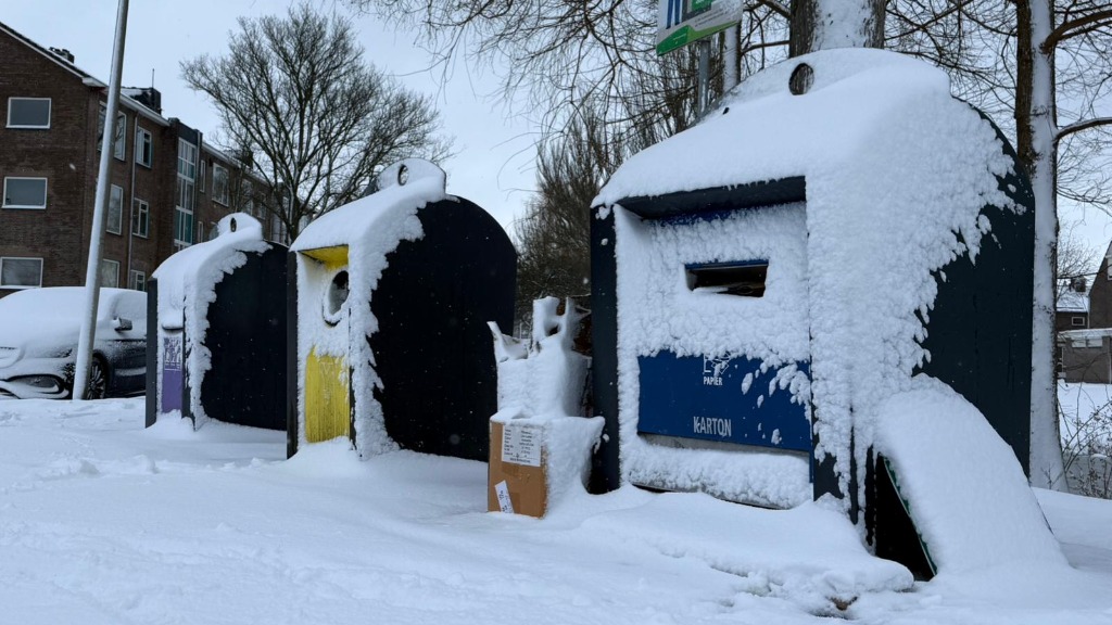 Voorlopig nog geen afvalinzameling: ‘Sla afval thuis op’