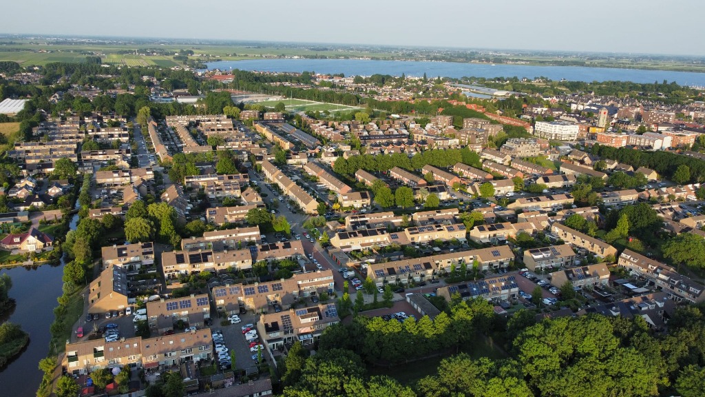 1.500 woningen in Roelofarendsveen moeten van aardgas af: ‘Financieel gezien slim om een andere ener