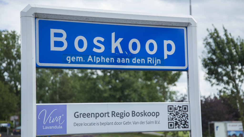 Rotonde in Boskoop ruim tien weken dicht door werkzaamheden: ‘Nieuwe positie zorgt voor betere doors