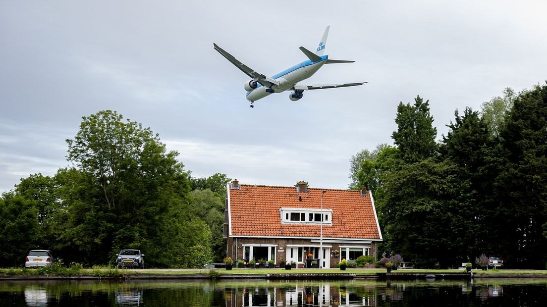Kabinet gaat opnieuw kijken naar overlast vliegtuigen van en naar Schiphol