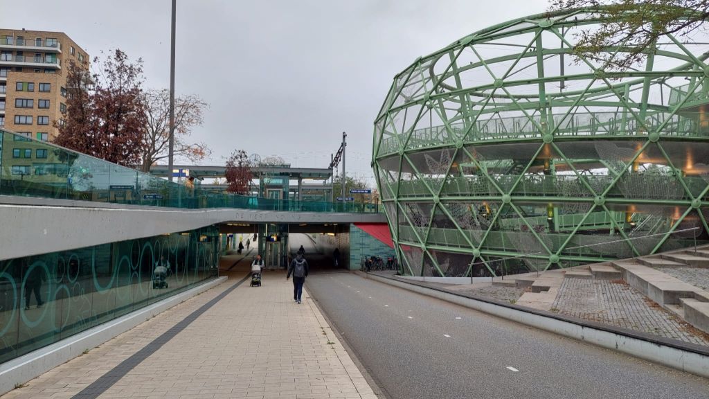 ‘Er gebeurt helemaal geen ene zak’: Fietsendieven slaan nog altijd toe bij station Alphen