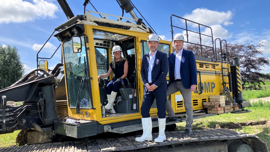 Eerste paal geslagen voor meer dan 50 woningen in Hazerswoude-Dorp