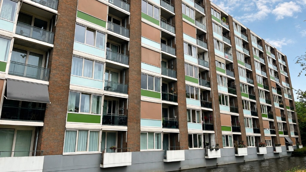 Nog een zomer zonder zonneschermen voor bewoners seniorenflat Westerhove: ‘Het was ‘s nachts nog 32 